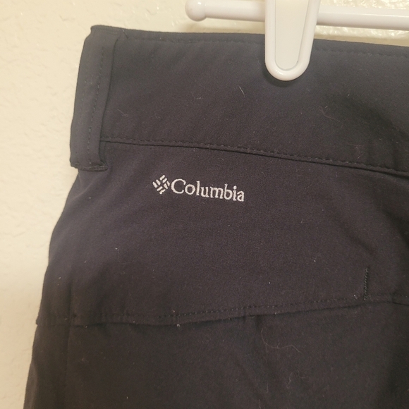 Columbia Black Side Cargo Pocket Shorts - Picture 5 of 5